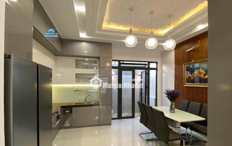 Chính chủ cần Bánnhà 66m 3 tầng 3 ngủ 3 wc pt sân phơi Hướng Đông tt Bìa nở hậu ngang 4,65m đuôi hơn 5m Giá 5 tỷ có thỏa thuậnLiên hệ Hoàng :