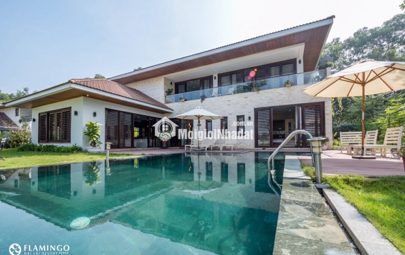Nhà phố cao cấp tại TPHCM, 2 mặt tiền, gần trường học