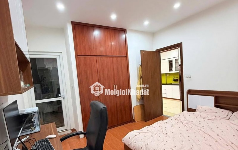Bán chung cư 89 Thịnh Liệt tòa nhà Hồng Hà. Diện tích 62,4m2 có 2 phòng ngủ +2wc+ khách +bếp+ban công.