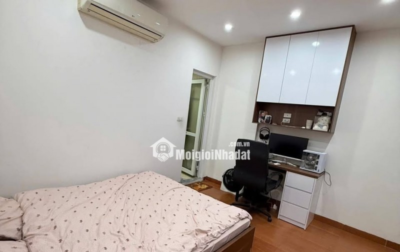 Bán chung cư 89 Thịnh Liệt tòa nhà Hồng Hà. Diện tích 62,4m2 có 2 phòng ngủ +2wc+ khách +bếp+ban công.
